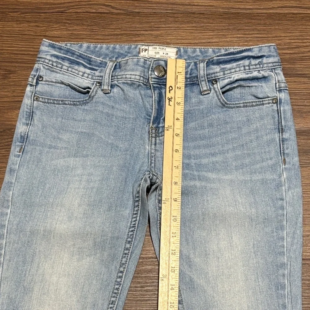 Free People Raw Hem Distressed Skinny Jeans Light Wash Size 26